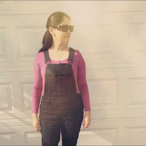 Meet Your Posher! - Picture 2 of 4